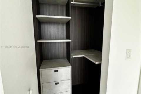 Copropriété à louer à Miami, Floride: 2 chambres, 100.43 m2 № 2048196 - photo 9