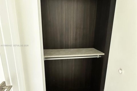 Copropriété à louer à Miami, Floride: 2 chambres, 100.43 m2 № 2048196 - photo 6