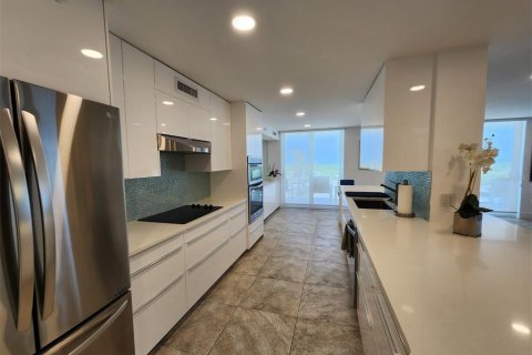 Condominio en alquiler en Longboat Key, Florida, 2 dormitorios, 136.57 m2 № 251559 - foto 24