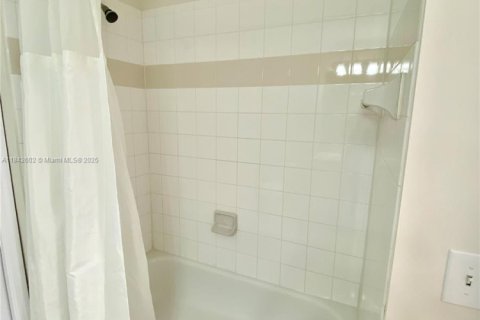 Купить кондоминиум в Палм-Бич-Гарденс, Флорида 2 спальни, 130.34м2, № 1834025 - фото 23