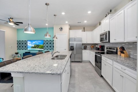 Townhouse in Davenport, Florida 5 bedrooms, 213.02 sq.m. № 1893963 - photo 6
