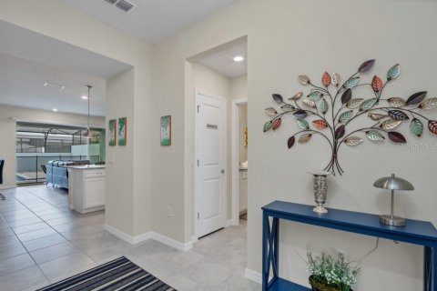Townhouse in Davenport, Florida 5 bedrooms, 213.02 sq.m. № 1893963 - photo 3