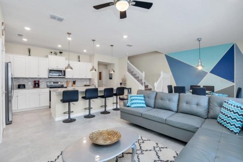 Townhouse in Davenport, Florida 5 bedrooms, 213.02 sq.m. № 1893963 - photo 13