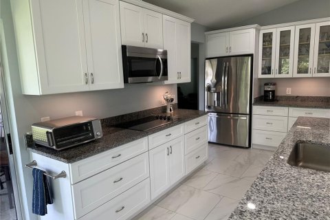 Villa ou maison à vendre à New Port Richey, Floride: 2 chambres, 169.27 m2 № 2419902 - photo 12