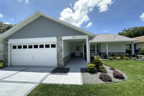 Villa ou maison à vendre à New Port Richey, Floride: 2 chambres, 169.27 m2 № 2419902 - photo 2