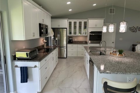 Villa ou maison à vendre à New Port Richey, Floride: 2 chambres, 169.27 m2 № 2419902 - photo 11