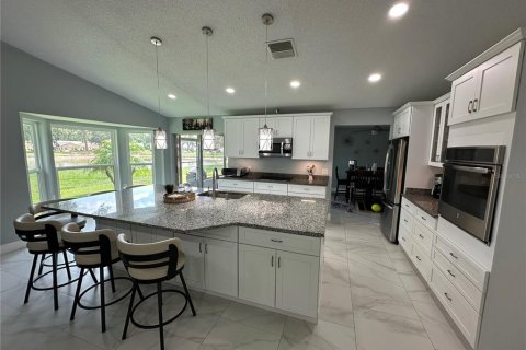 Villa ou maison à vendre à New Port Richey, Floride: 2 chambres, 169.27 m2 № 2419902 - photo 8
