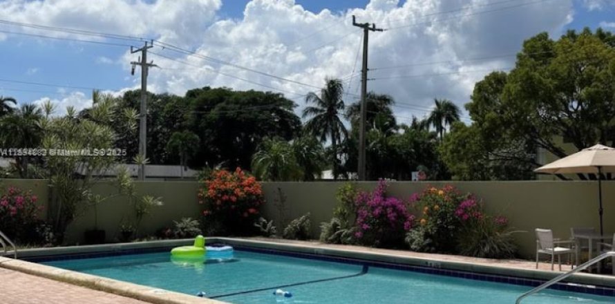 Condo in Hollywood, Florida, 1 bedroom  № 1948535