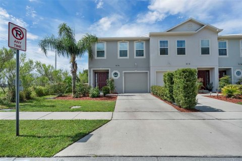 Adosado en venta en Kissimmee, Florida, 3 dormitorios, 158.21 m2 № 2149047 - foto 2