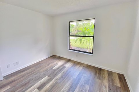 Villa ou maison à louer à Royal Palm Beach, Floride: 3 chambres, 161.65 m2 № 2084423 - photo 17