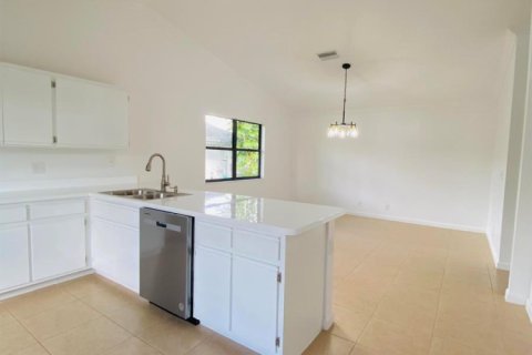 Villa ou maison à louer à Royal Palm Beach, Floride: 3 chambres, 161.65 m2 № 2084423 - photo 6