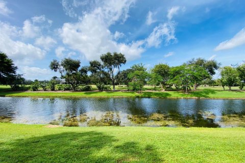 Villa ou maison à louer à Royal Palm Beach, Floride: 3 chambres, 161.65 m2 № 2084423 - photo 24