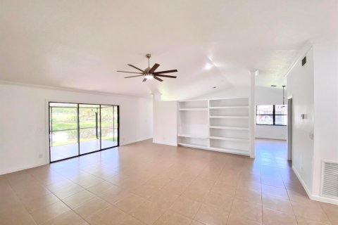Villa ou maison à louer à Royal Palm Beach, Floride: 3 chambres, 161.65 m2 № 2084423 - photo 3