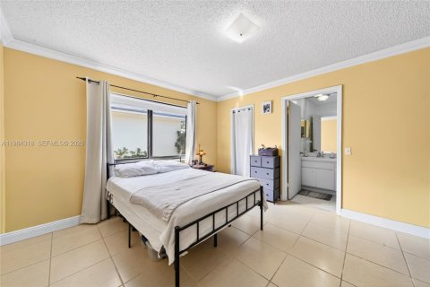 Villa ou maison à vendre à Miami, Floride: 4 chambres, 122.17 m2 № 2045405 - photo 27