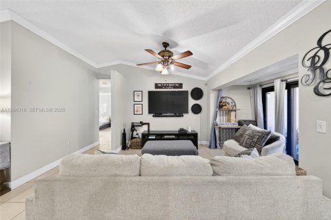 Villa ou maison à vendre à Miami, Floride: 4 chambres, 122.17 m2 № 2045405 - photo 15