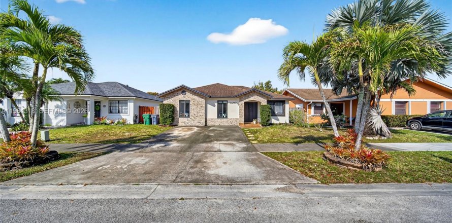 Villa ou maison à Miami, Floride 4 chambres, 122.17 m2 № 2045405