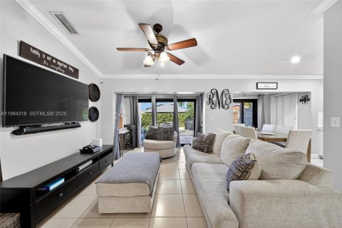 Villa ou maison à vendre à Miami, Floride: 4 chambres, 122.17 m2 № 2045405 - photo 18