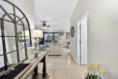 Villa ou maison à vendre à Miami, Floride: 4 chambres, 122.17 m2 № 2045405 - photo 5