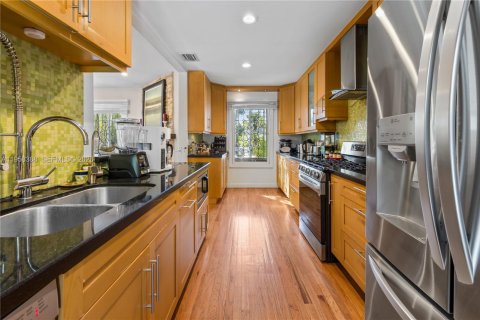 Casa en venta en Hollywood, Florida, 3 dormitorios, 92.9 m2 № 2040761 - foto 6