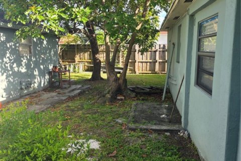 House in Miami, Florida 3 bedrooms, 136.75 sq.m. № 1794058 - photo 14