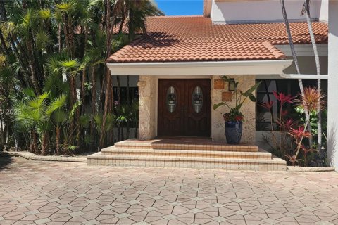 Casa en venta en Golden Beach, Florida, 6 dormitorios, 465.63 m2 № 2061655 - foto 3