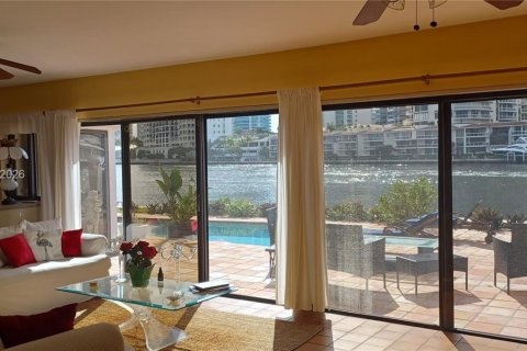 Casa en venta en Golden Beach, Florida, 6 dormitorios, 465.63 m2 № 2061655 - foto 10