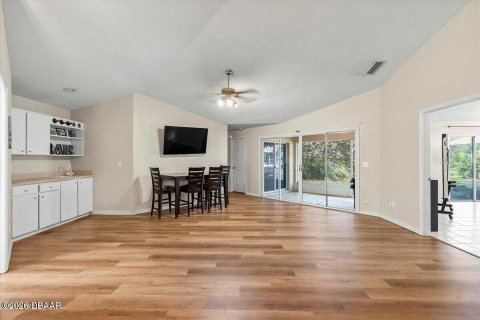House in Ormond Beach, Florida 3 bedrooms, 188.96 sq.m. № 2104835 - photo 6
