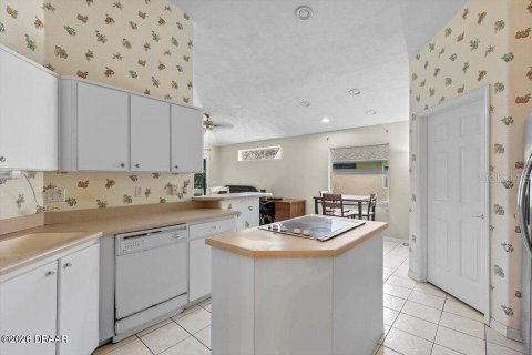 House in Ormond Beach, Florida 3 bedrooms, 188.96 sq.m. № 2104835 - photo 7