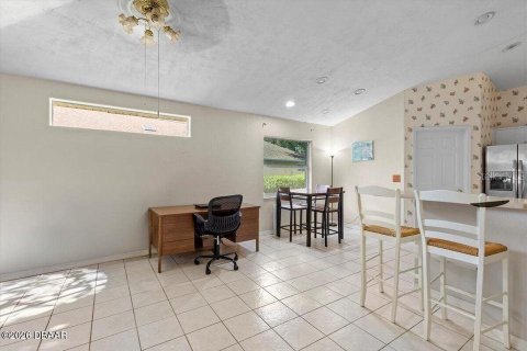 House in Ormond Beach, Florida 3 bedrooms, 188.96 sq.m. № 2104835 - photo 11