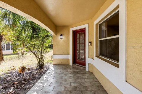 House in Ormond Beach, Florida 3 bedrooms, 188.96 sq.m. № 2104835 - photo 2