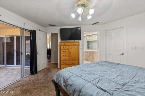 House in Ormond Beach, Florida 3 bedrooms, 188.96 sq.m. № 2104835 - photo 20