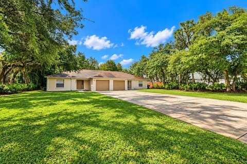 Immobilier commercial à Lake Wales, Floride 8 chambres, 220.36 m2 № 2415114