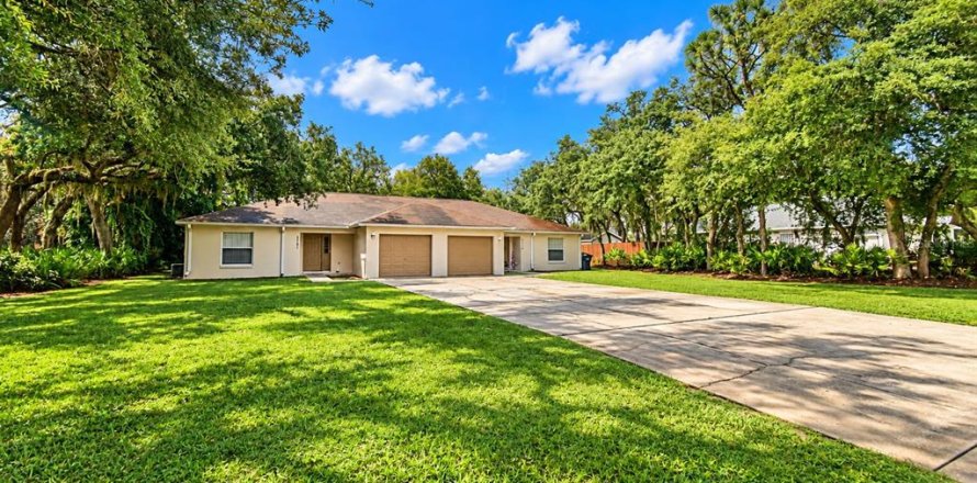 Immobilier commercial à Lake Wales, Floride 8 chambres, 220.36 m2 № 2415114