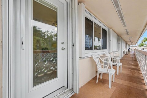 Condominio en venta en Hallandale Beach, Florida, 1 dormitorio, 58.06 m2 № 2243204 - foto 6