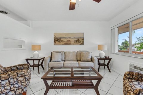 Condominio en venta en Hallandale Beach, Florida, 1 dormitorio, 58.06 m2 № 2243204 - foto 10