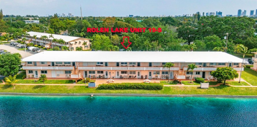 Condominio en Hallandale Beach, Florida, 1 dormitorio № 2243204