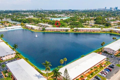 Condominio en venta en Hallandale Beach, Florida, 1 dormitorio, 58.06 m2 № 2243204 - foto 3