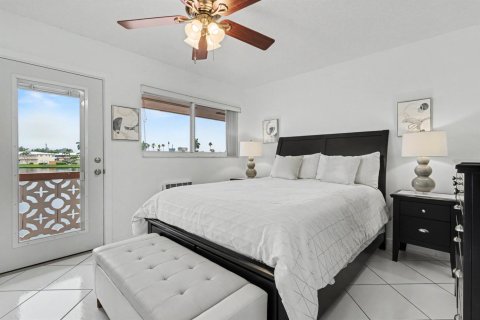 Condominio en venta en Hallandale Beach, Florida, 1 dormitorio, 58.06 m2 № 2243204 - foto 26
