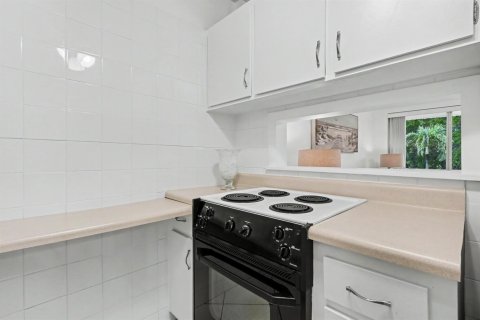 Condominio en venta en Hallandale Beach, Florida, 1 dormitorio, 58.06 m2 № 2243204 - foto 20
