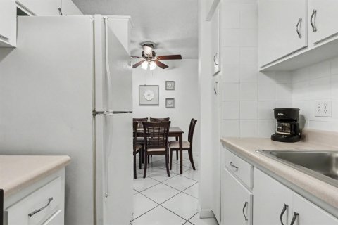 Condominio en venta en Hallandale Beach, Florida, 1 dormitorio, 58.06 m2 № 2243204 - foto 22