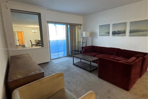 Condo in Sunny Isles Beach, Florida, 2 bedrooms  № 2012884 - photo 6