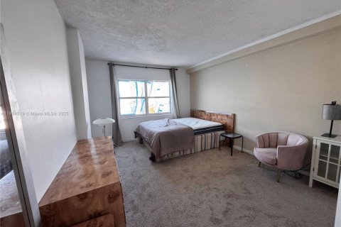 Condo in Sunny Isles Beach, Florida, 2 bedrooms  № 2012884 - photo 8