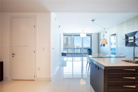 Condo in Miami, Florida, 2 bedrooms  № 1888778 - photo 6