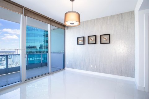 Condo in Miami, Florida, 2 bedrooms  № 1888778 - photo 10