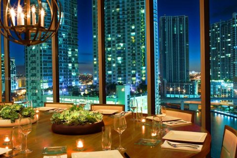 Condo in Miami, Florida, 2 bedrooms  № 1888778 - photo 21