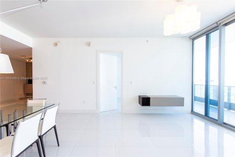 Condo in Miami, Florida, 2 bedrooms  № 1888778 - photo 9