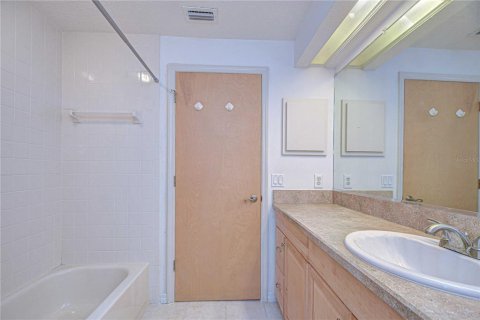 Villa ou maison à vendre à Tampa, Floride: 3 chambres, 191.1 m2 № 1919404 - photo 18