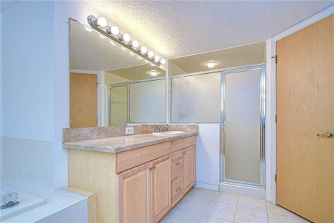 Villa ou maison à vendre à Tampa, Floride: 3 chambres, 191.1 m2 № 1919404 - photo 14