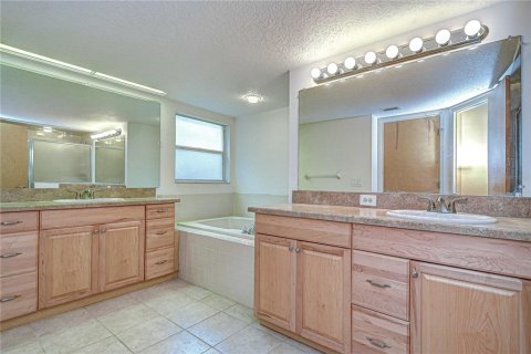 Villa ou maison à vendre à Tampa, Floride: 3 chambres, 191.1 m2 № 1919404 - photo 15