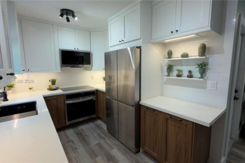 Townhouse in Fort Lauderdale, Florida 2 bedrooms, 116.13 sq.m. № 2088086 - photo 12